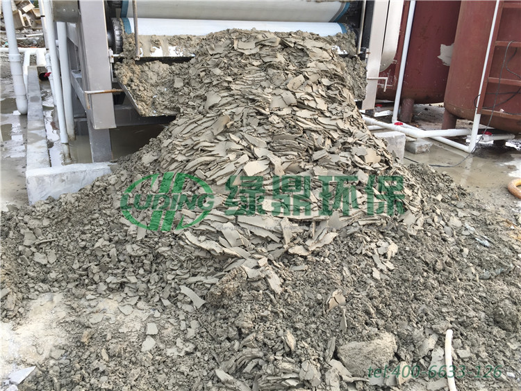 惠州礦場礦山污泥用的帶式壓濾機(jī)使用現(xiàn)場 1