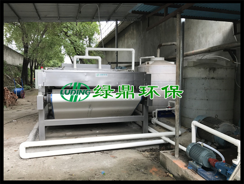 江門印染廠采購(gòu)一臺(tái)印染污泥帶式壓濾機(jī)解決污泥問題 3