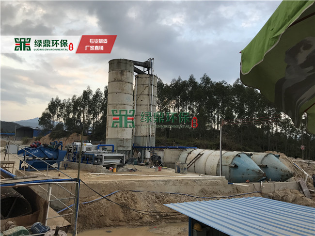 帶式壓濾機(jī)佛山沙場(chǎng)泥漿處理案例現(xiàn)場(chǎng) 5